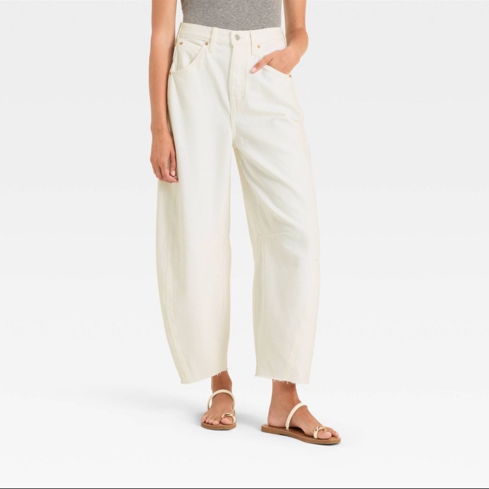 Universal Thread Raw-Hem Wide-Leg Jeans in Cream